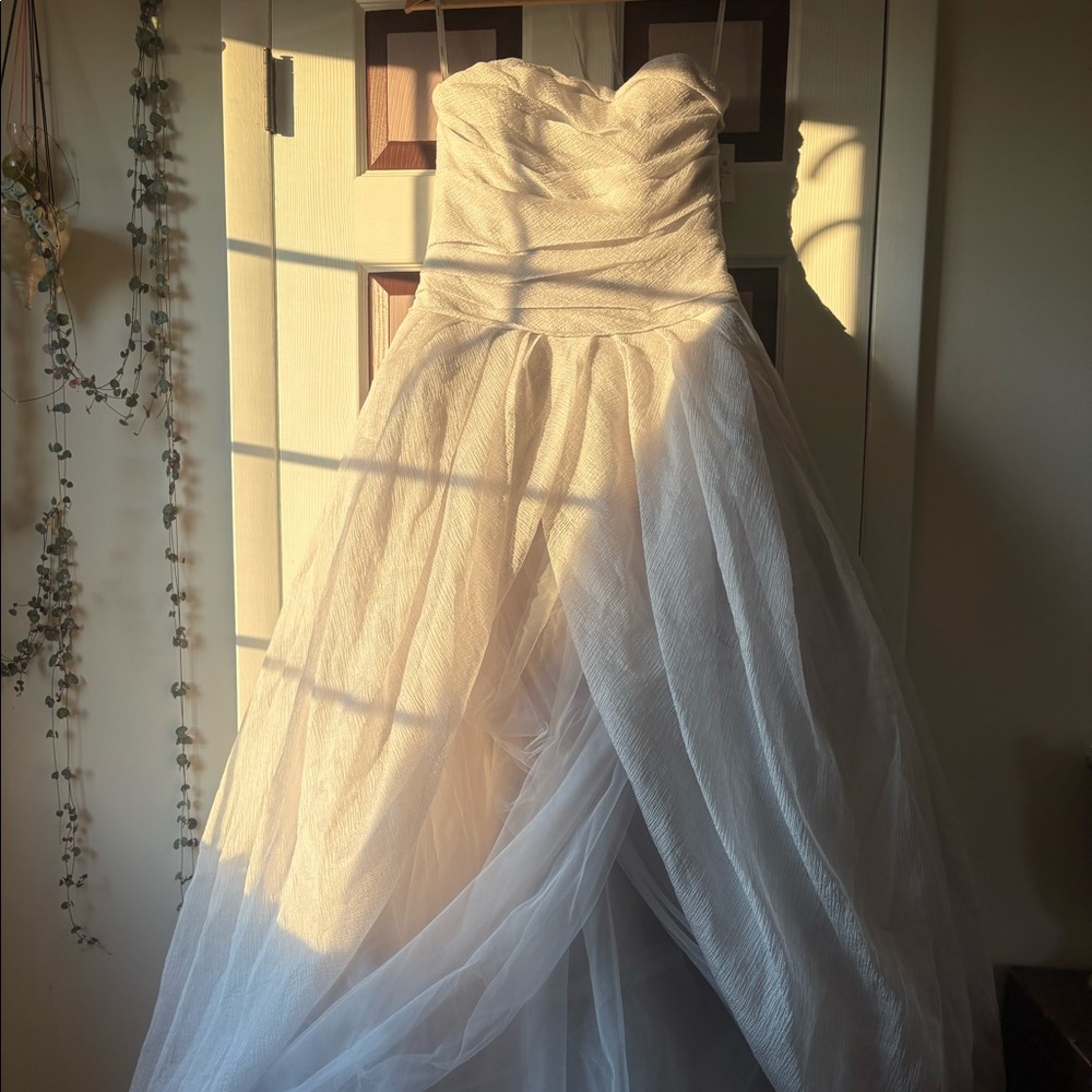 NWT stunning VERA WANG WEDDING GOWN